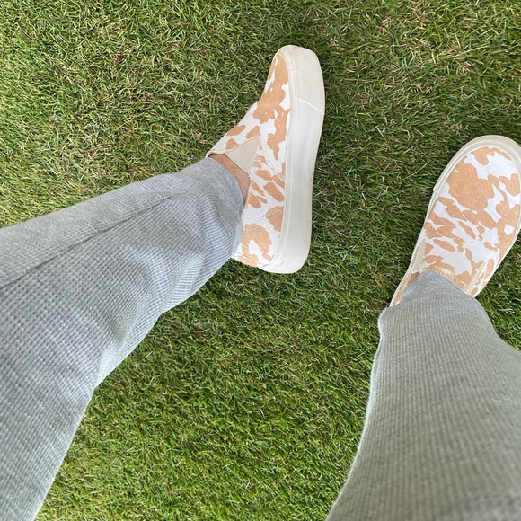 Seavee’s - Picture 2 of 2